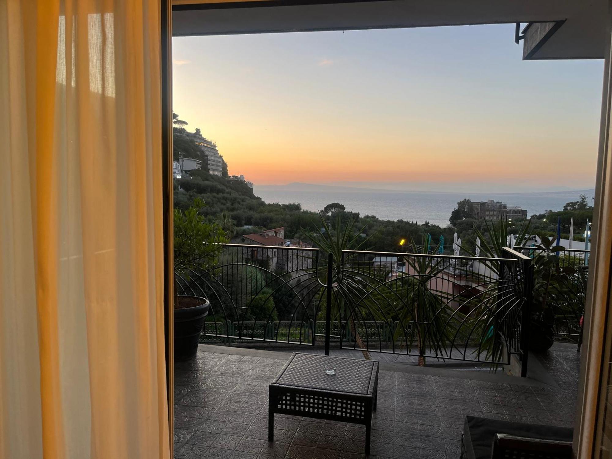 La Conca Dei Sogni Apartment Sorrento Bagian luar foto